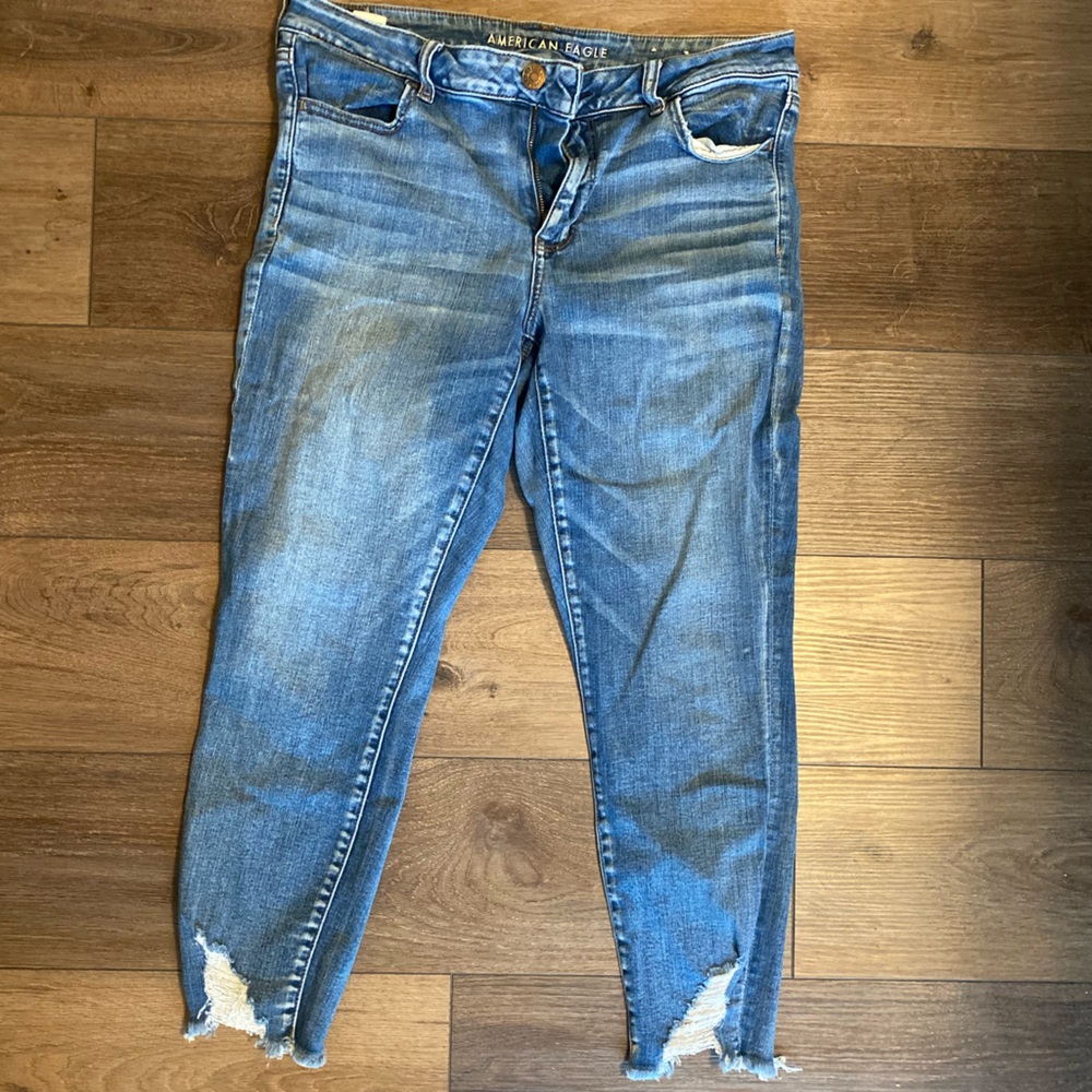 American Eagle Outfitters Size 16 capris